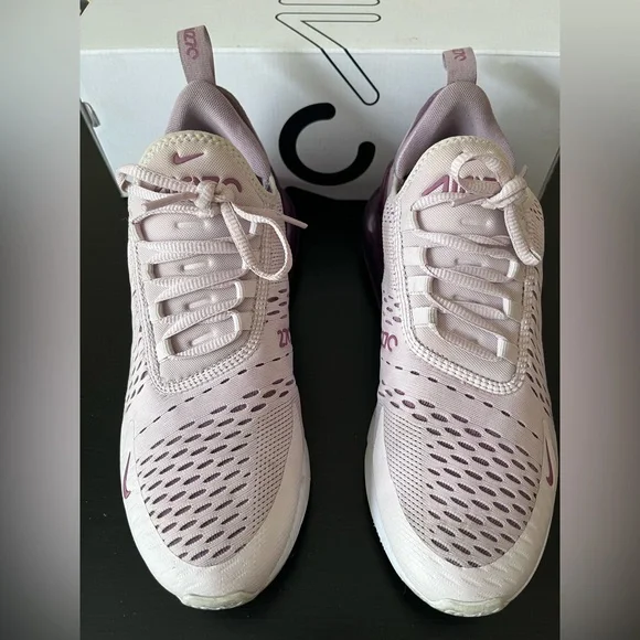 Nike Women’s Air Max 270 - Picture 3 of 7
